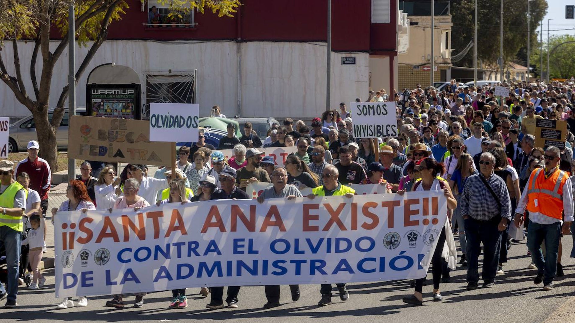 cartagena-los-vecinos-de-santa-ana-se-hartan-y-exigen-en-la-calle-m-s